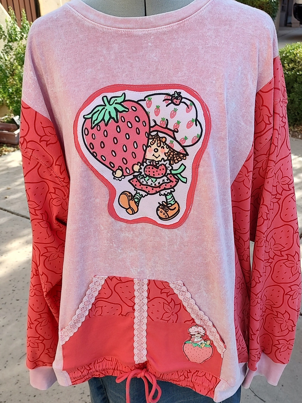 Upcycled Strawberry Shortcake Graphic Long-Sleeve Sweatshirt Lounge Top XL